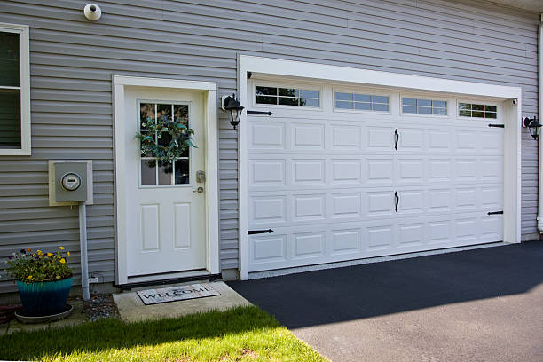 24/7 Emergency Garage Door Panel Replacement experts in Franklin County County, VA